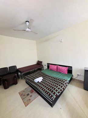 Cozy and Comfortable Stay At Vrindavan
